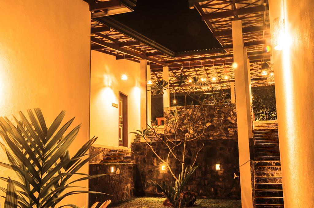 Hotel Garcinia Leaf à Hikkaduwa Extérieur photo