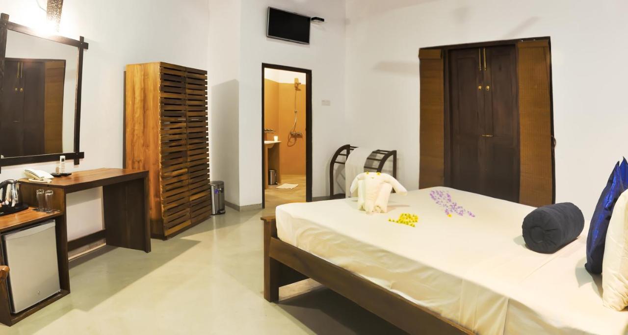 Hotel Garcinia Leaf à Hikkaduwa Extérieur photo