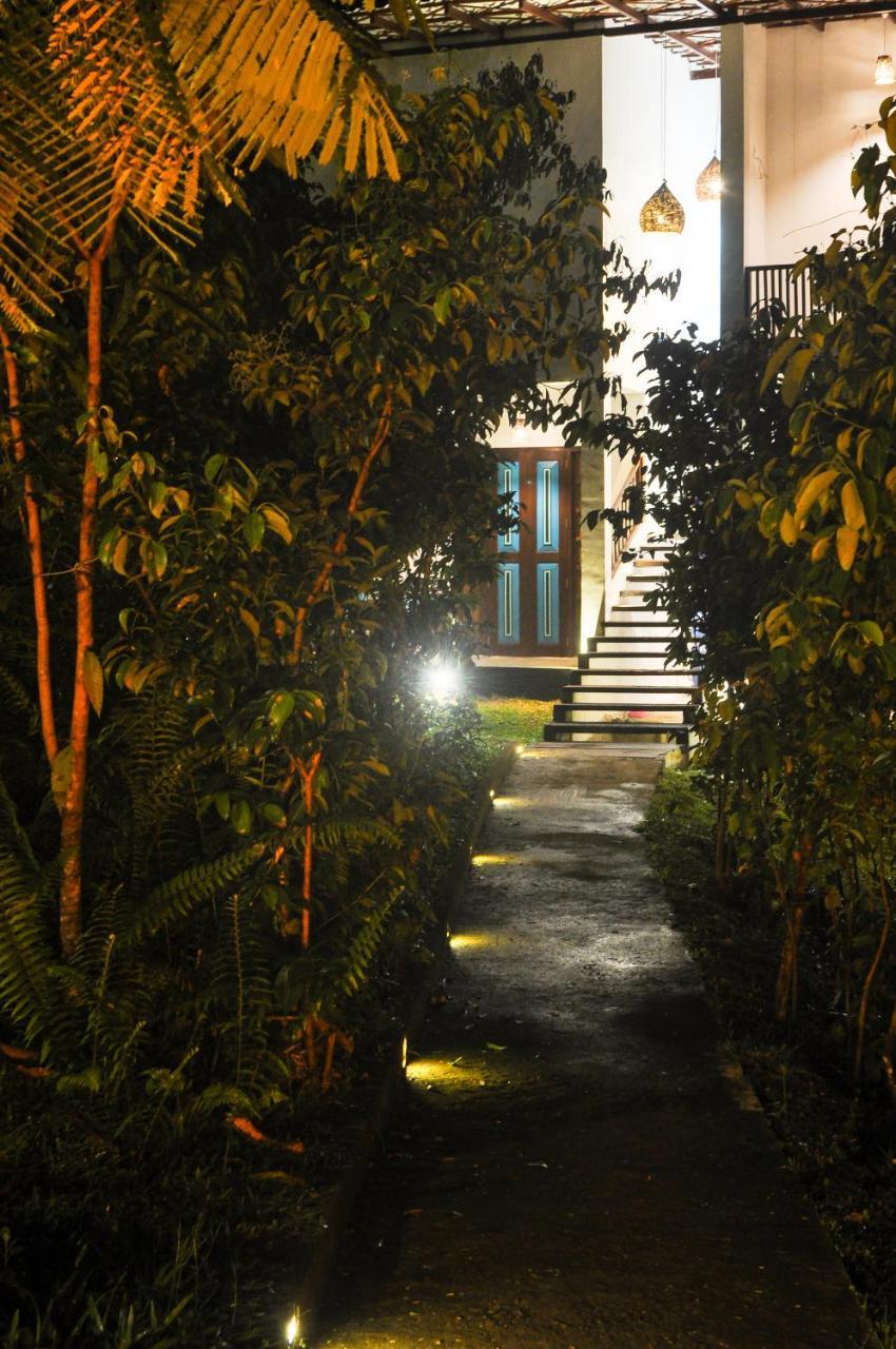 Hotel Garcinia Leaf à Hikkaduwa Extérieur photo